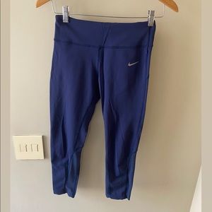 Nike Dri-Fit Blue 3/4 Cropped Leggings with Mesh
